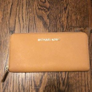 Michael Kors Jet Set Wallet